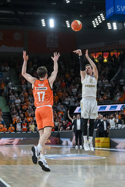 间点燃全场 间点燃全场